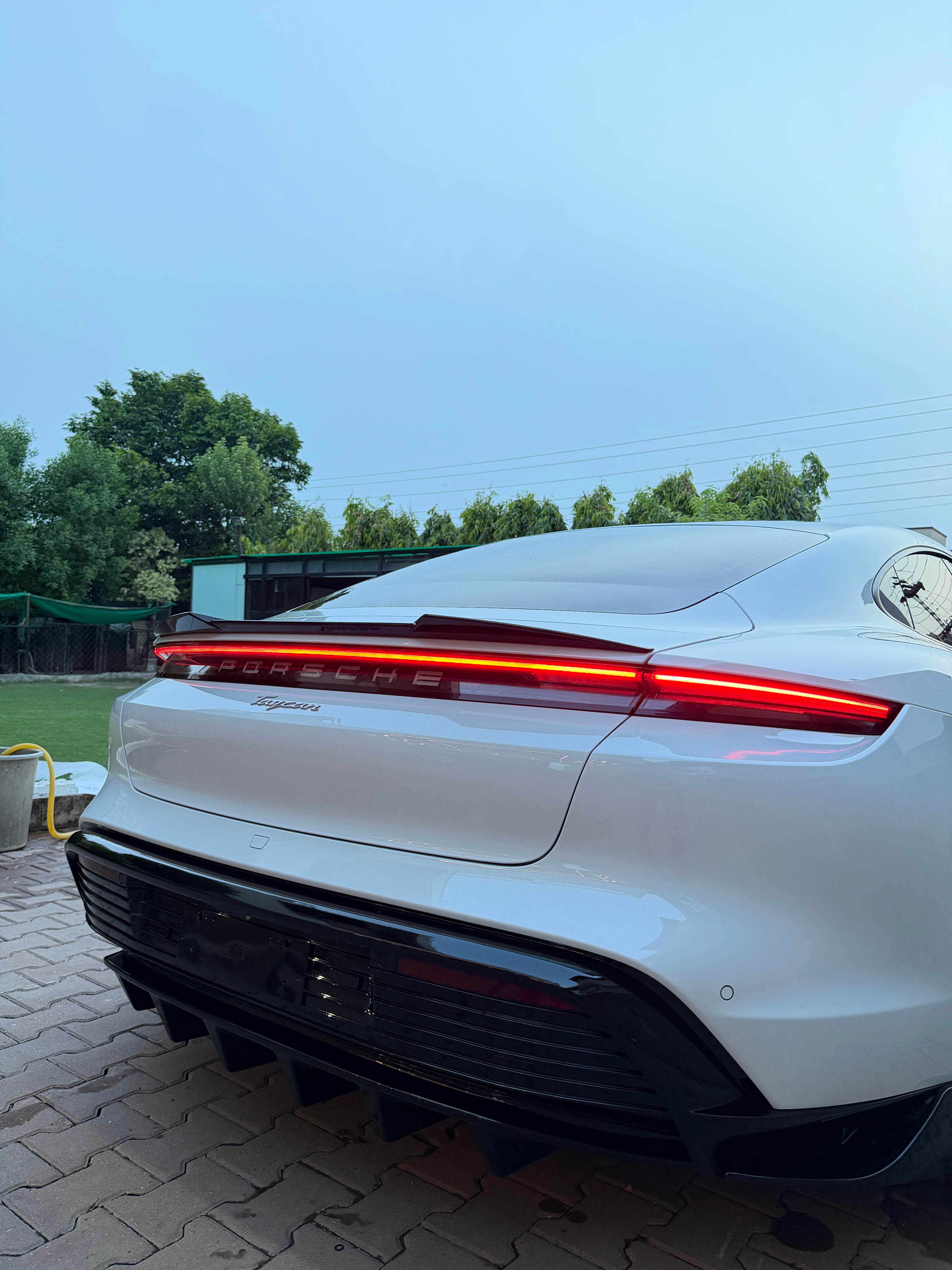 Porsche Taycan Spoiler