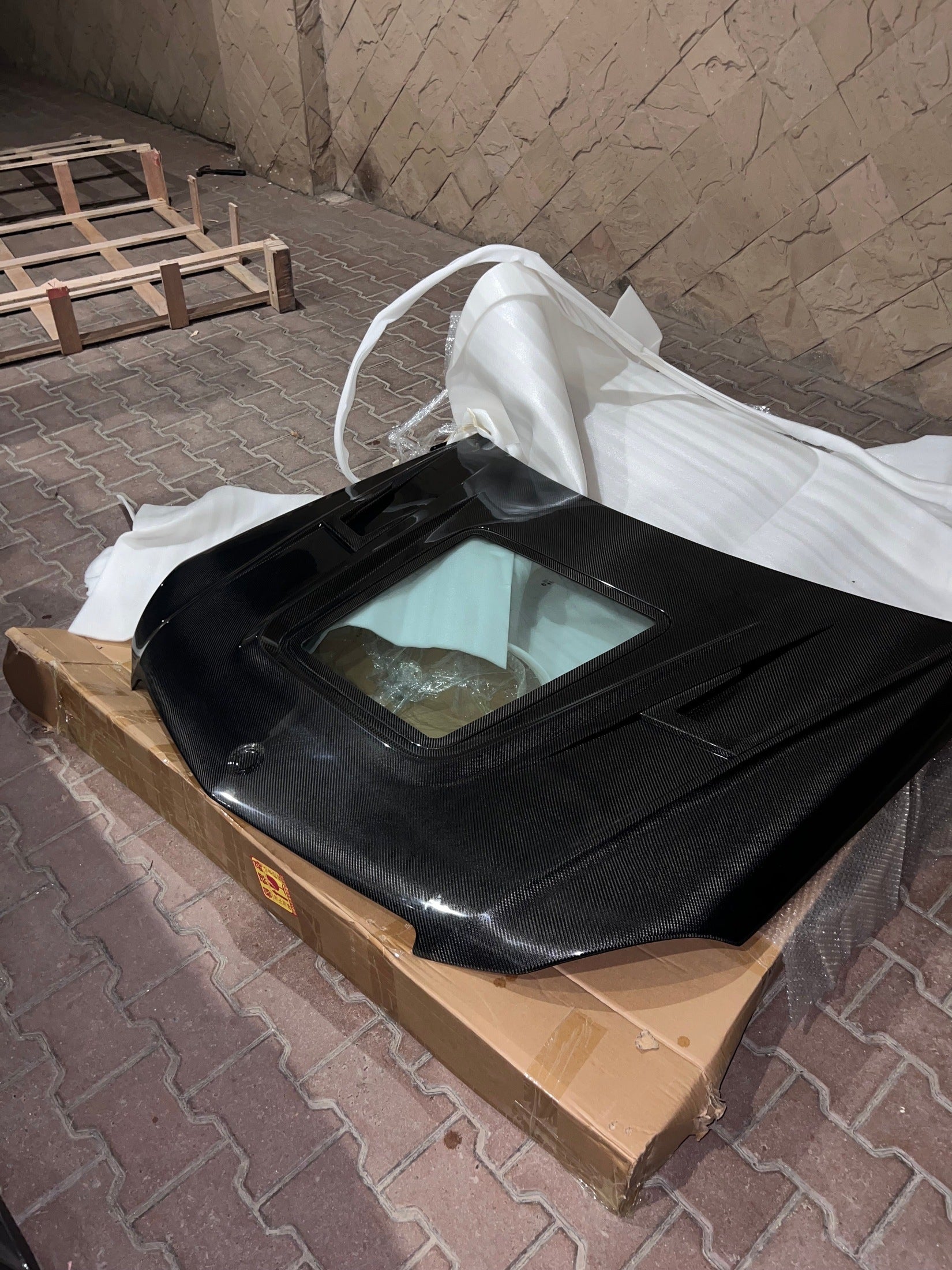 Mercedes W204 C63 Carbon Fiber Hood With Transparent Glass