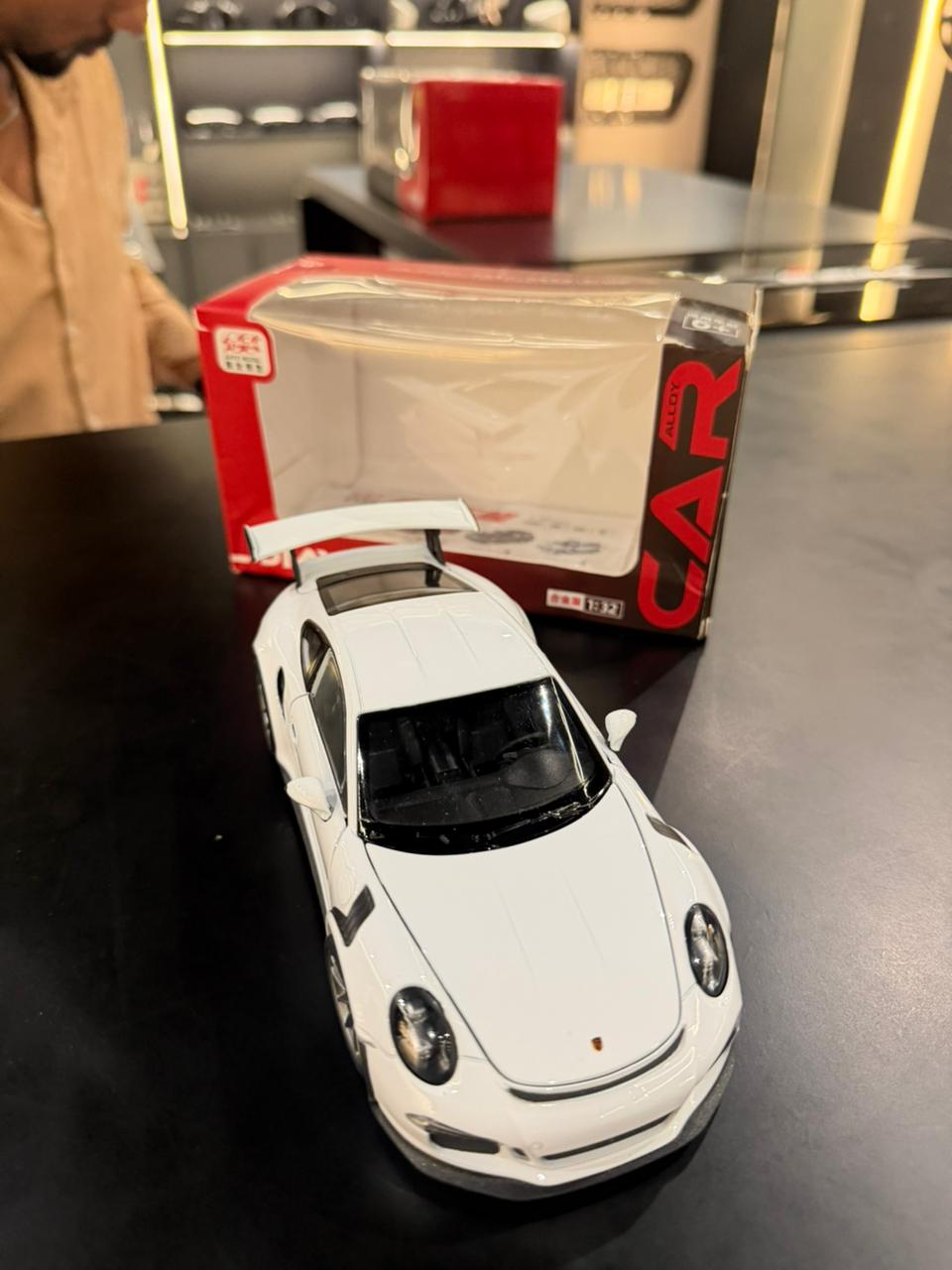 Porsche 911 GT3 RS Diecast Model