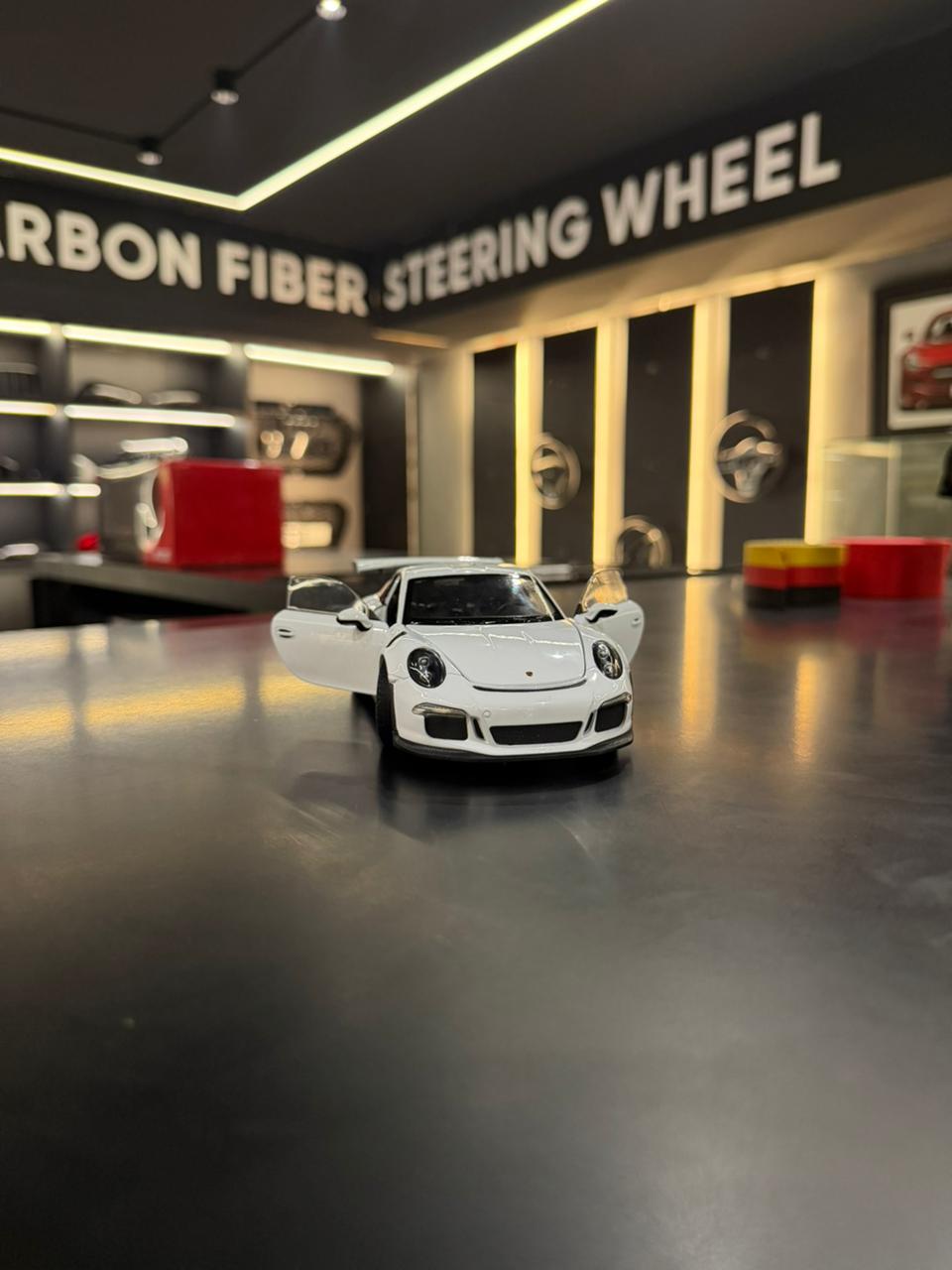 Porsche 911 GT3 RS Diecast Model