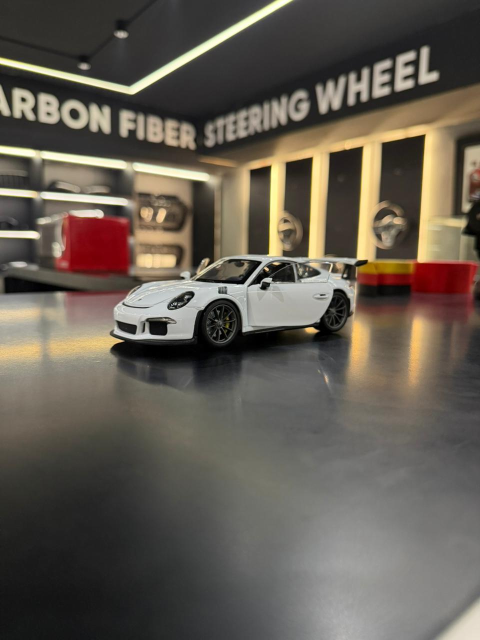 Porsche 911 GT3 RS Diecast Model