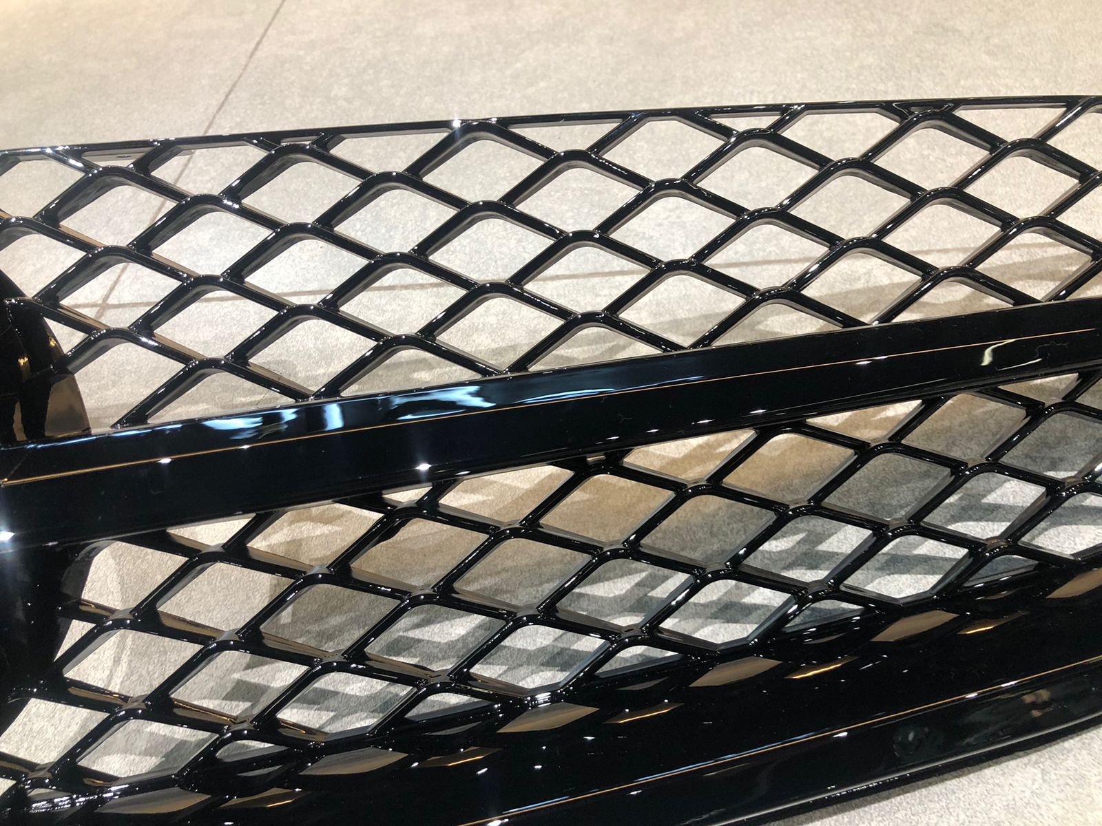 Mercedes W204 C63 2008-2010 Grill