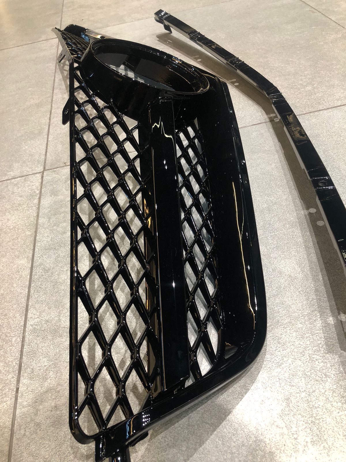 Mercedes W204 C63 2008-2010 Grill