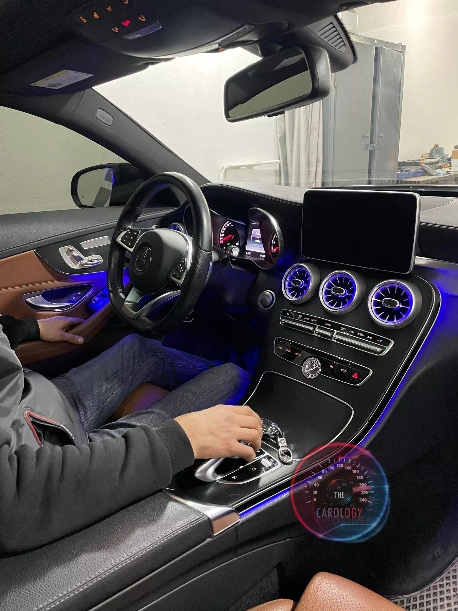 Mercedes-Benz C Class AC vents ambient lights - The Carology